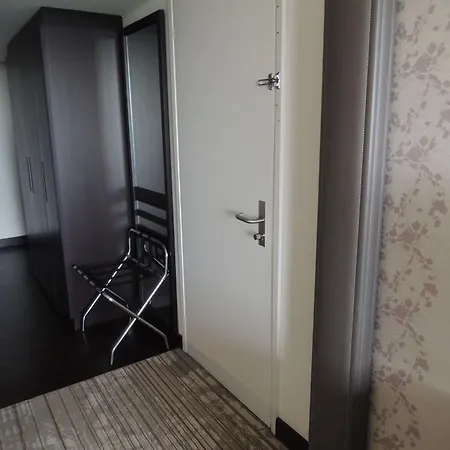Hilton Park 4*