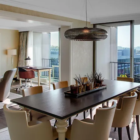 Hilton Park 4*