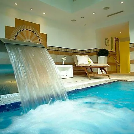 Hilton Park 4*