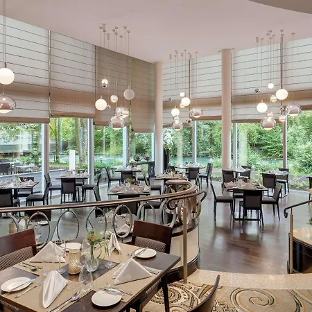 Hilton Park 4* Münih